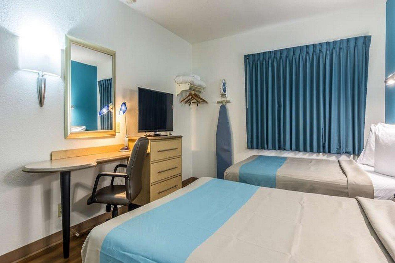Hotel 6-atlanta, Ga - Downtown 2*