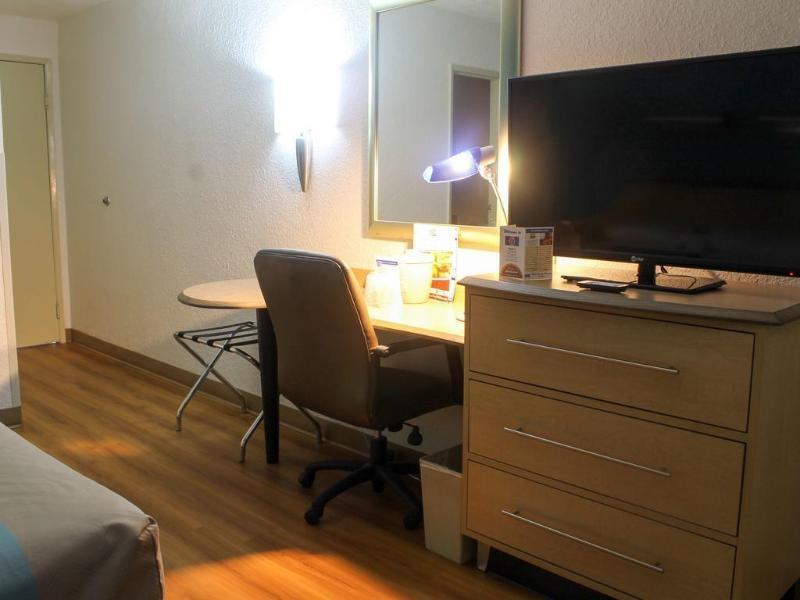 6-atlanta, Ga - Downtown Hotel